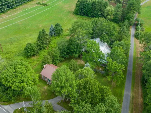 517 River Road, Hollis, ME 04042