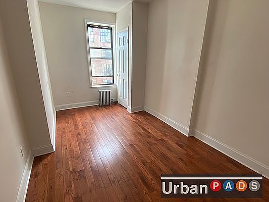 4th image of 589 Saint Johns Pl APT 3