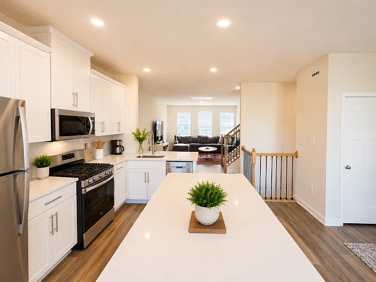 9717 Hopkins St — Photo 14