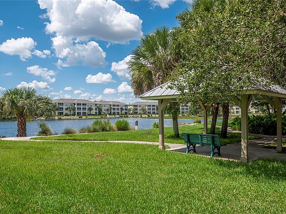 5th image of 1011 Live Oak Cir #14