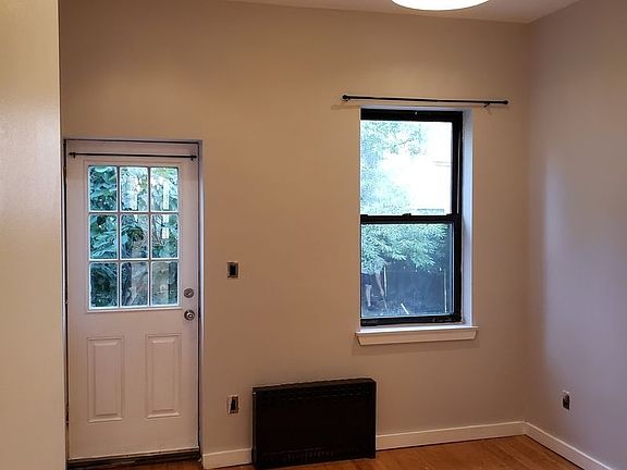 3rd image of 1522 Gates Ave #2626