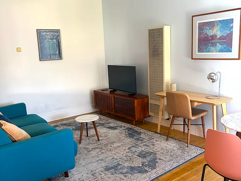 1126 Guerrero St #9 — Photo 2