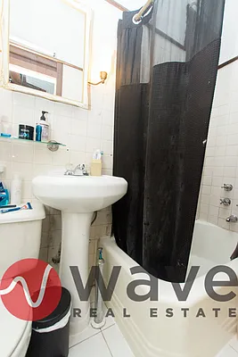 Rented by Wave Real Estate Group | media 26