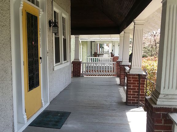 3rd image of 2915 Hawthorne Ave