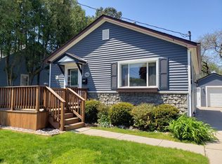 918 S 30th St, Manitowoc, WI 54220