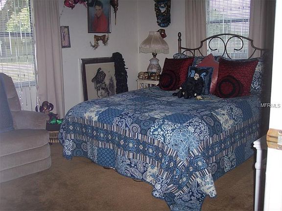 4th image of 4 Jeanette Dr
