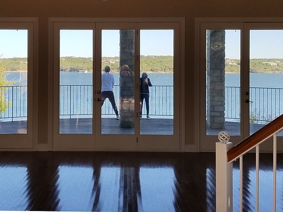 4th image of 210 Lakefront Dr