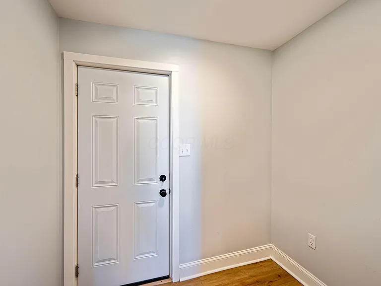 150 N Oak St — Photo 39