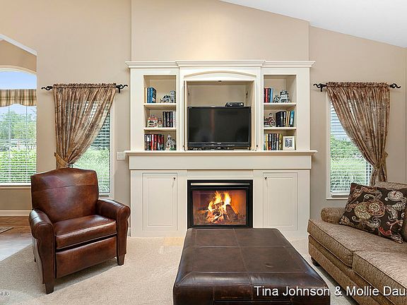 5th image of 4382 Willow Lane Dr NE