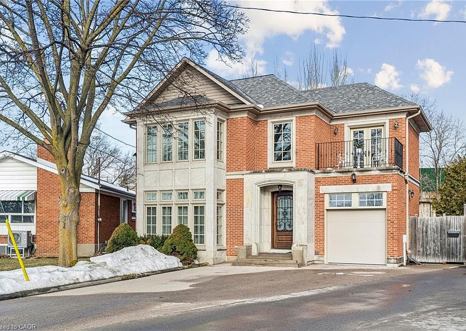 1st image of 7 Rollins Pl