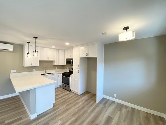 4th image of 919 E Acacia Ave APT P