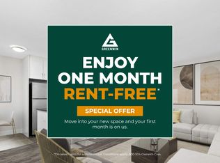 504 Glenelm Cres #104, Waterloo, ON N2L 5C8