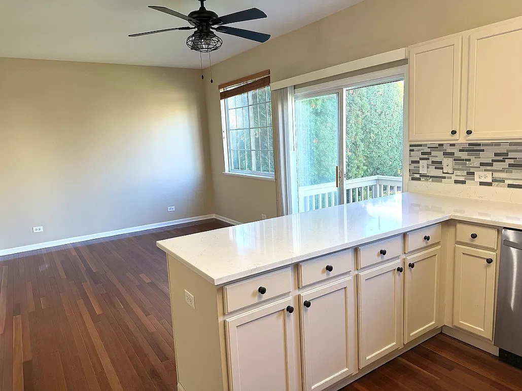 3 bed, 2.5 bath, 1713 sqft, $2,500 — Photo 3