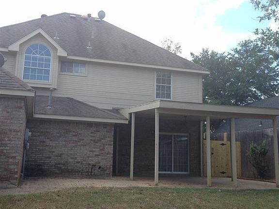 3rd image of 633 Sycamore Dr