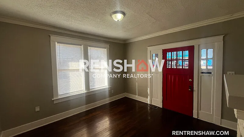 1423 Lyndale Ave — Photo 2