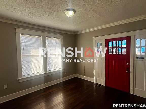 2nd image of 1423 Lyndale Ave #101