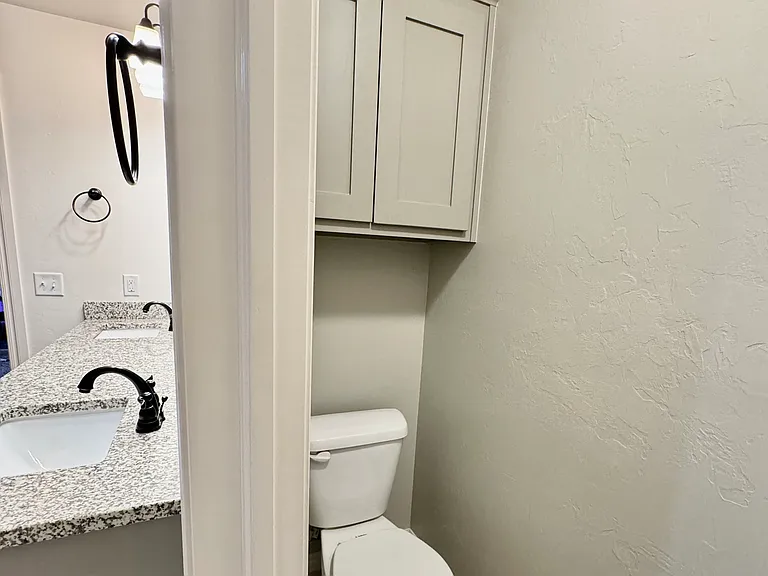 1106 Remington Ct — Photo 30