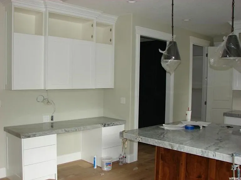1992 E Hedgewood Ct — Photo 18