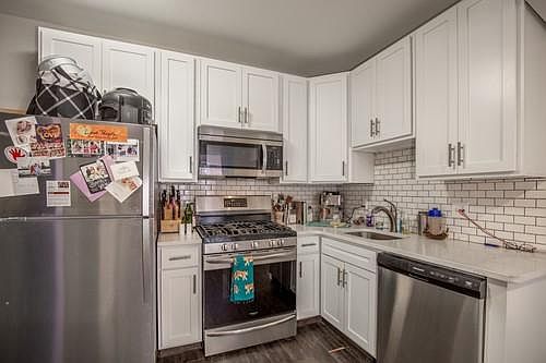 1st image of 6320 Oakland Ave #2F