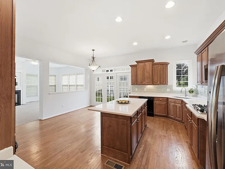 21817 Wingfoot Ct — Photo 16