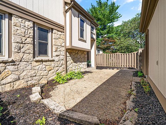 2nd image of 105 Kinder Pl