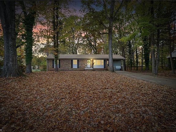2nd image of 2975 Forest Dr