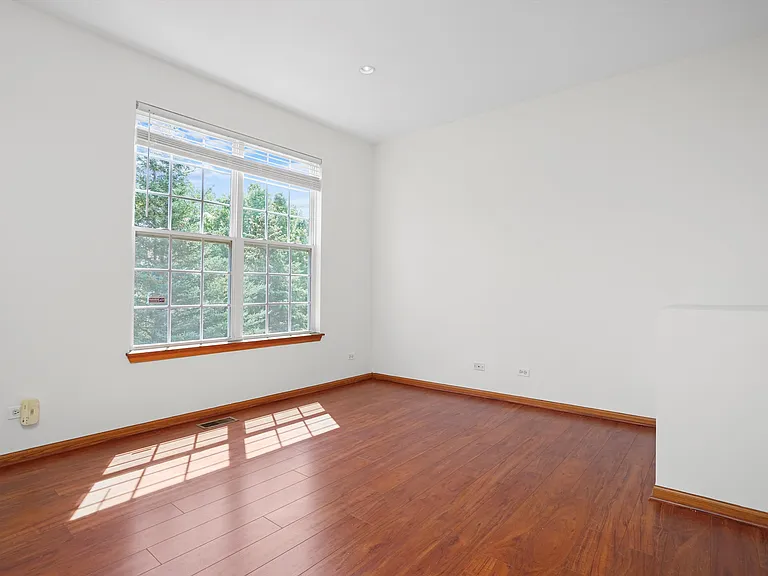 2304 Hudson Cir — Photo 10