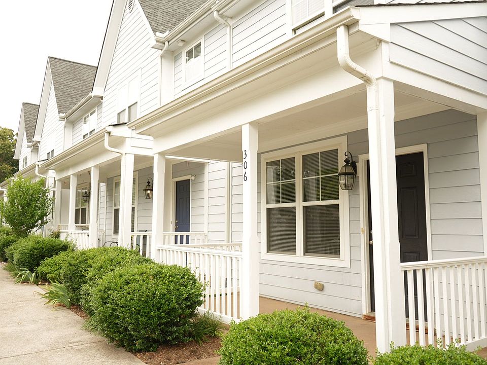 1st image of 306 Marquette Ct