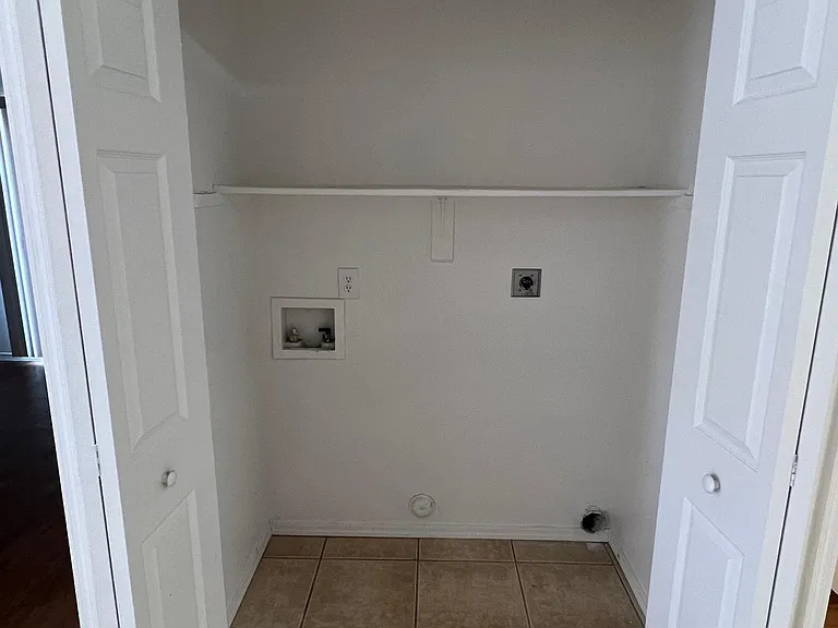 222 W Roger Rd #1 — Photo 10