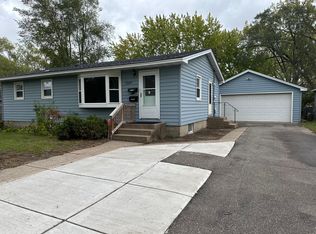 5945 2nd St NE, Fridley, MN 55432