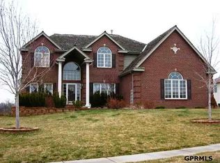 19106 Ames Ave, Elkhorn, NE 68022