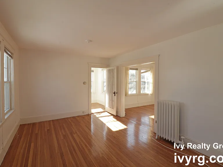 52-54 Maplewood St #52 — Photo 4