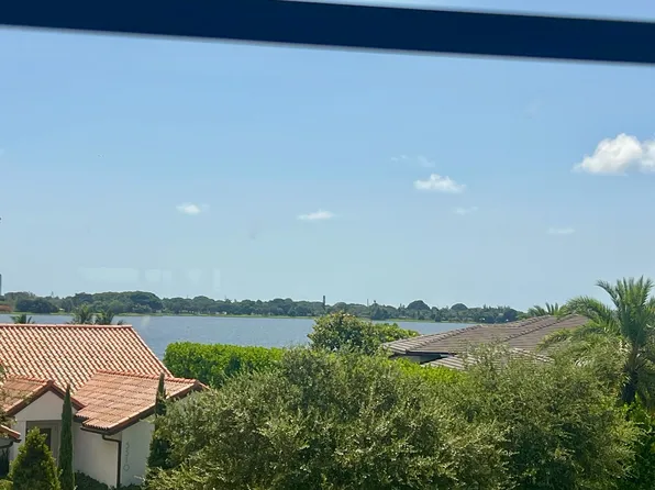 3516 Whitehall Drive #301, West Palm Beach, FL 33401
