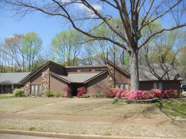 1461 Poplar Ridge Dr, Memphis, TN 38120