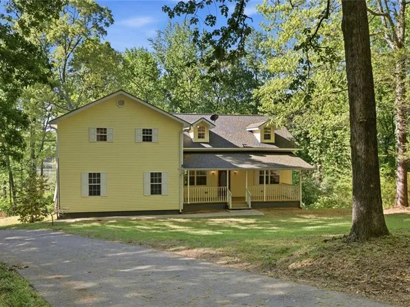 3695 Ledan Rd, Gainesville, GA 30506