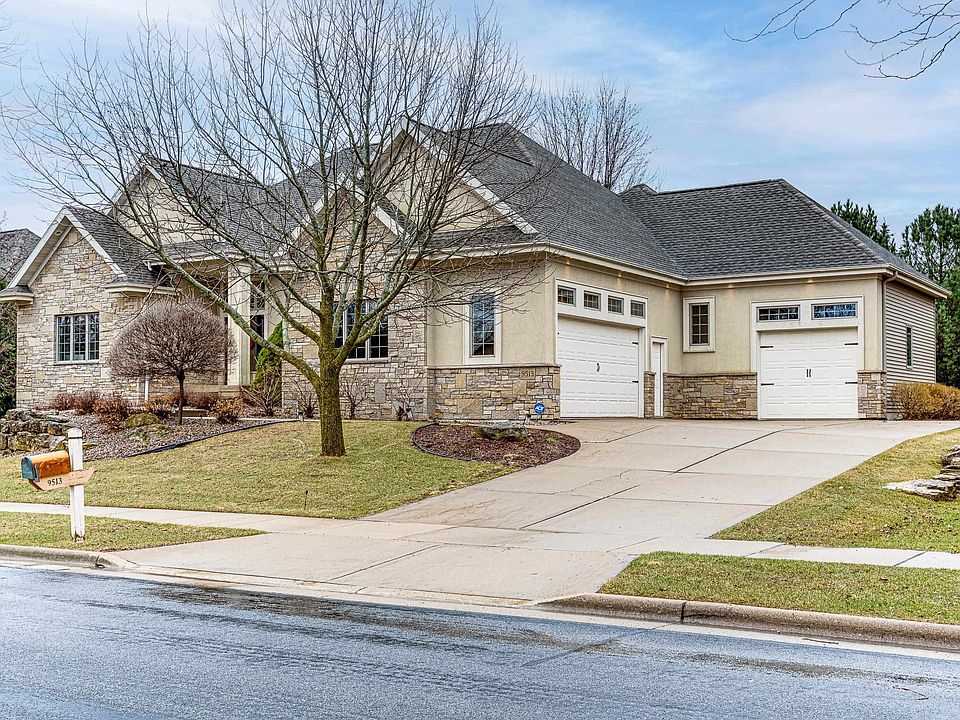 1st image of 9513 Blue Heron Dr