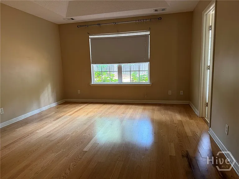 275 Silver Brook Cir — Photo 10