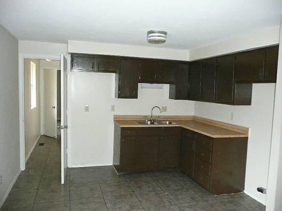 4th image of 2251 N Curry Dr
