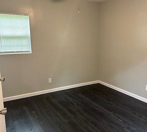 5th image of 306 Grant Cir