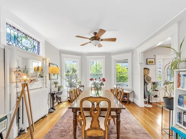 62 Bradwood St, Roslindale, MA 02131