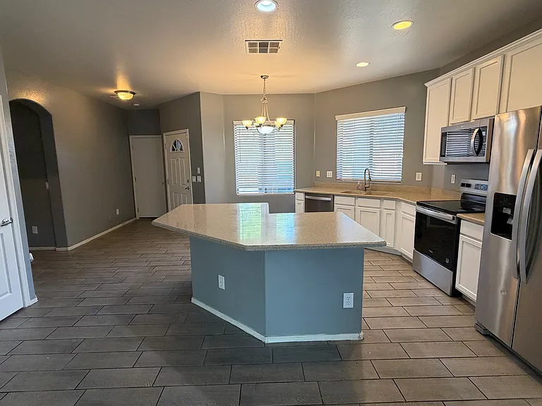 17720 N 89th Dr — Photo 8