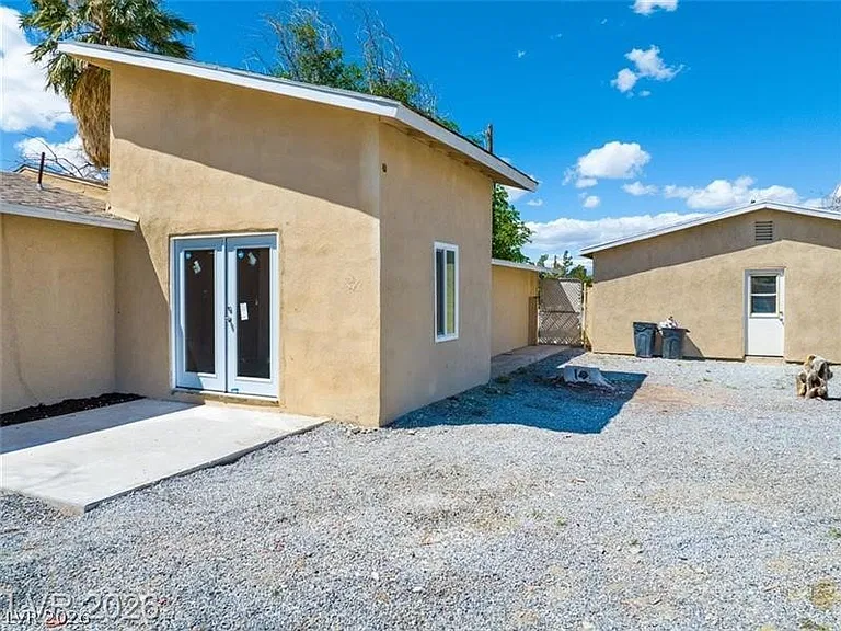 510 E Simkins Rd — Photo 15
