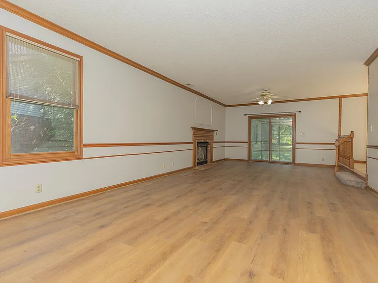 2939 Woodside Ct — Photo 5