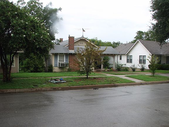3rd image of 2016 Gould Ave