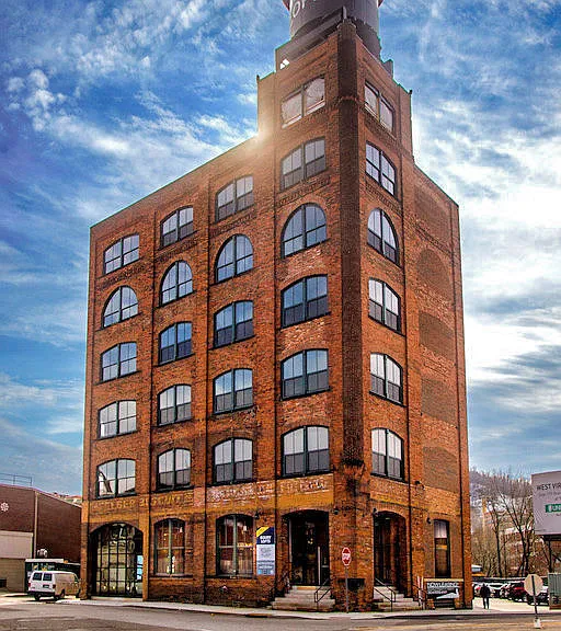 Boury Lofts — Photo 6