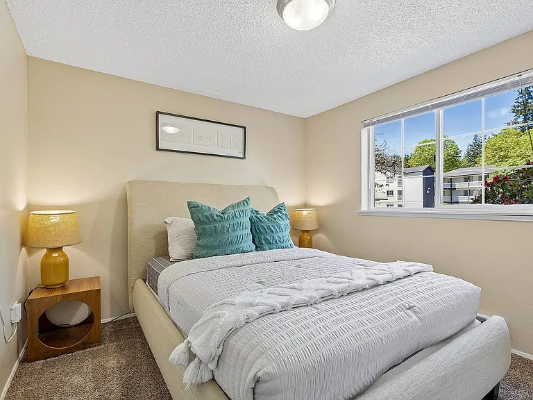 Waterford Apartments — Photo 6