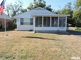 629 W Shore Dr, Pekin, IL