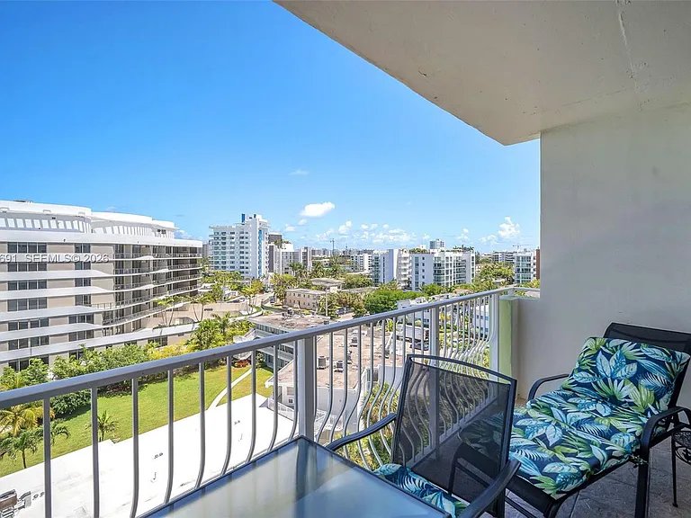 10350 W Bay Harbor Dr #8F — Photo 5