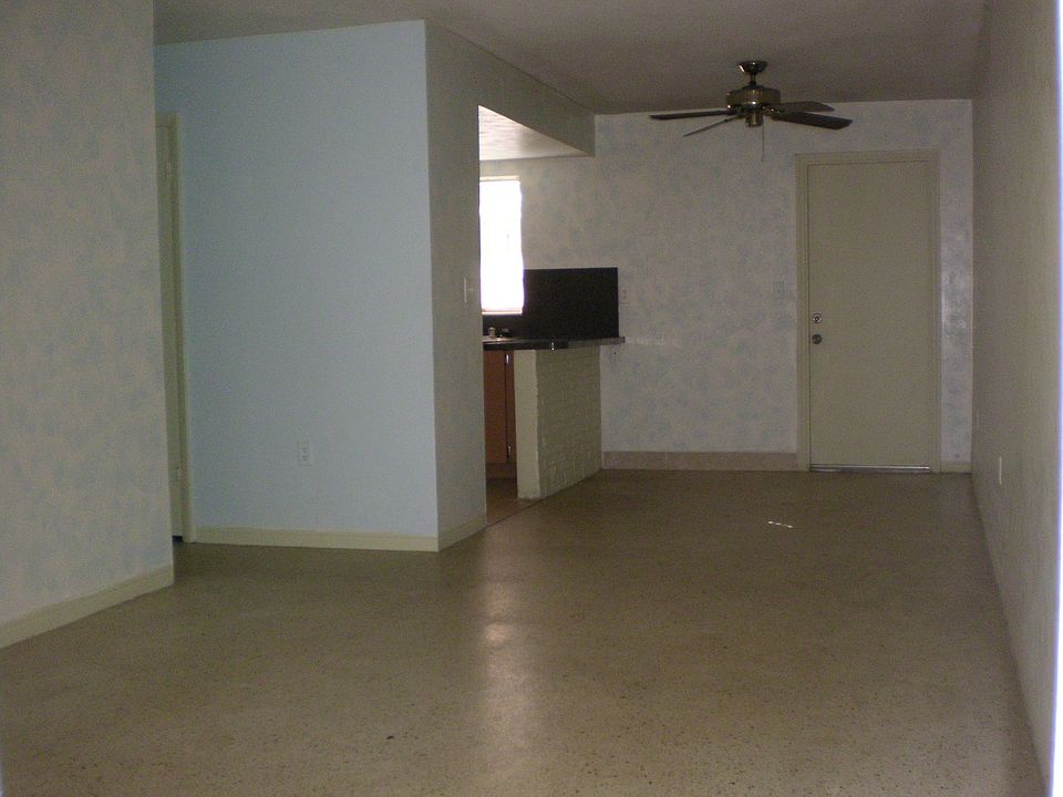 2nd image of 6130 Fillmore St APT 4