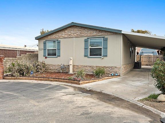 2nd image of 3000 S Chester Ave Space 14